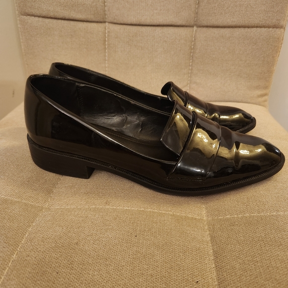 Zara Basic Black Patent Loafers - Picture 2 of 5
